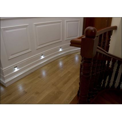 LED TANGO 0,8W/10V hliník/bílé světlo nástěnné svítidlo