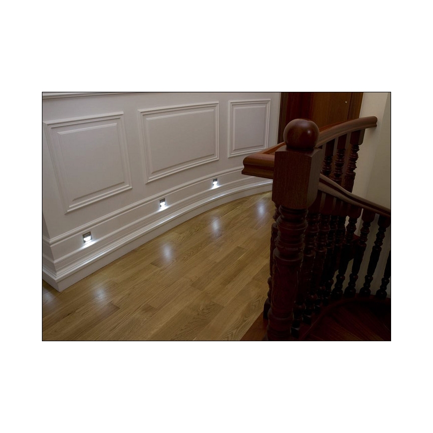 LED TANGO 0,8W/10V hliník/bílé světlo nástěnné svítidlo