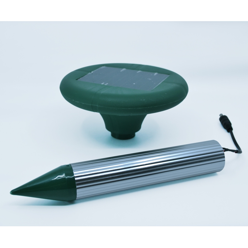 Solární odpuzovač krtků