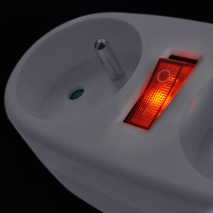 Rozbočovací zásuvka s vypínačem 2x 10A bílá