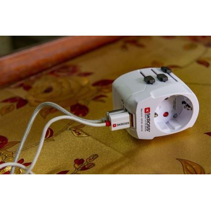 Cestovní adaptér pro UK, USA, Austrálii a Čínu 230V + 2x USB port