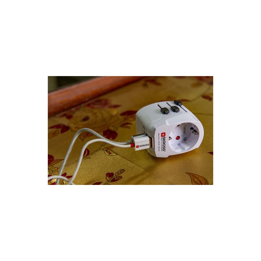 Cestovní adaptér pro UK, USA, Austrálii a Čínu 230V + 2x USB port
