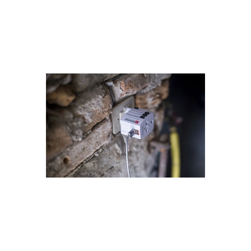 Mezinárodní cestovní adaptér 230V + 2x USB port