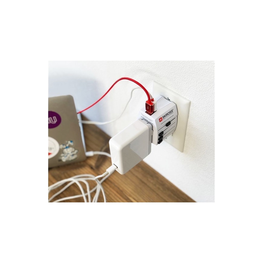 Mezinárodní cestovní adaptér 230V + 2x USB port