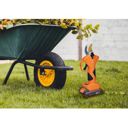 Akumulátorové zahradní nůžky 2000 mAh 21V