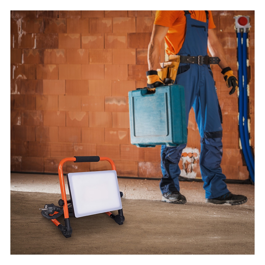 LED Reflektor se stojanem LED/100W/230V 4000K IP65