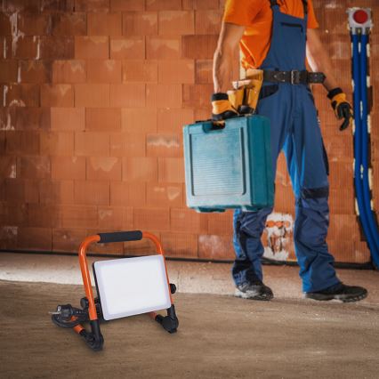 LED Reflektor se stojanem LED/50W/230V 4000K IP65