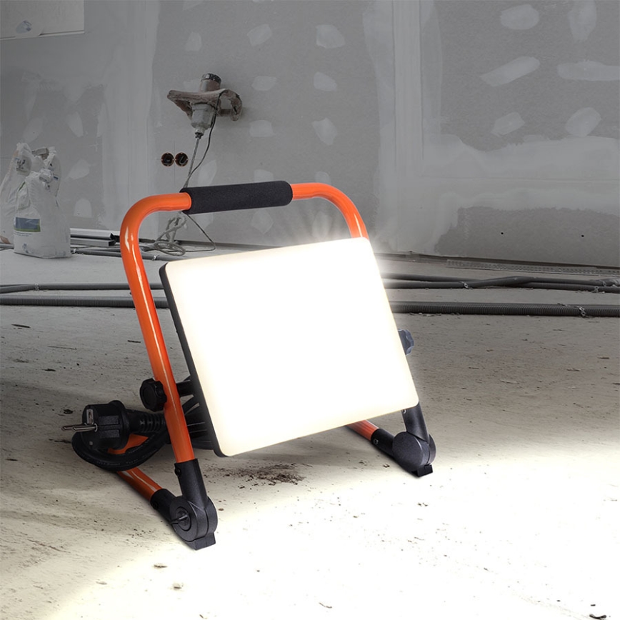 LED Reflektor se stojanem LED/50W/230V 4000K IP65