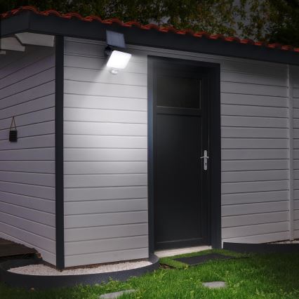 LED Solární reflektor se senzorem pohybu LED/11W/3,7V 4400mAh 3000K/4000K/6500K IP54