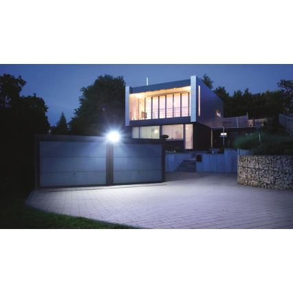 Steinel 068370 - LED Reflektor se senzorem XLED PRO 240 20W/230V 4000K IP44 bílá