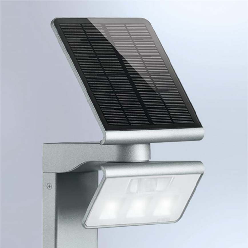 STEINEL 671211 - Solární senzorový LED reflektor XSolar GL-S 0,5W/LED stříbrná IP44 2500 mAh