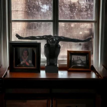 Stolní dekorace 19,5x16x38,5 cm pryskyřice/černá