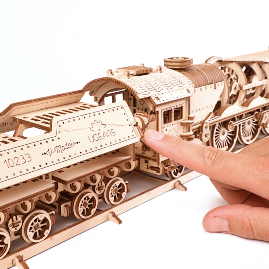 Ugears - 3D dřevěné mechanické puzzle V-Express parní lokomotiva s tendrem