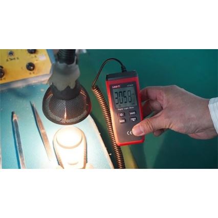 Uni-T UT383S - Luxmetr 3xAAA