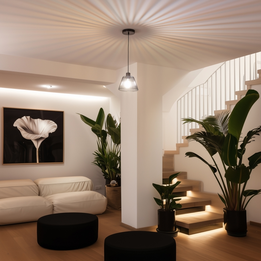 Univerzální stínidlo CURITIBA pr. 21 cm černá