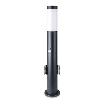 Venkovní lampa se senzorem a 2 zásuvkami SCHUKO 1xE27/60W/230V IP44 60cm černá