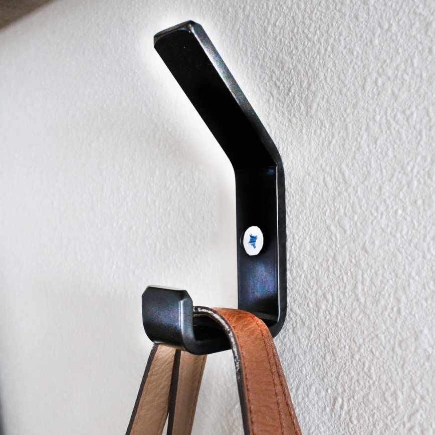 Věšák 11x4 cm černá