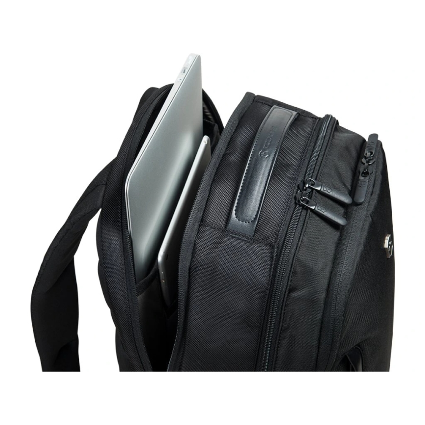 Victorinox - Batoh na notebook 15,6" Essentials 22 l černá