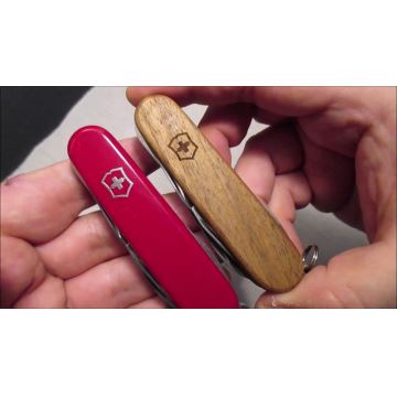 Victorinox - Multifunkční kapesní nůž 9,1 cm/14 funkcí červená