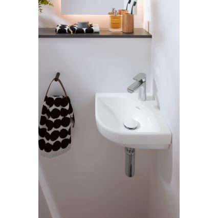 Villeroy & Boch 43714601 - Rohové závěsné umyvadlo SUBWAY 3.0 32x32 cm keramika/bílá