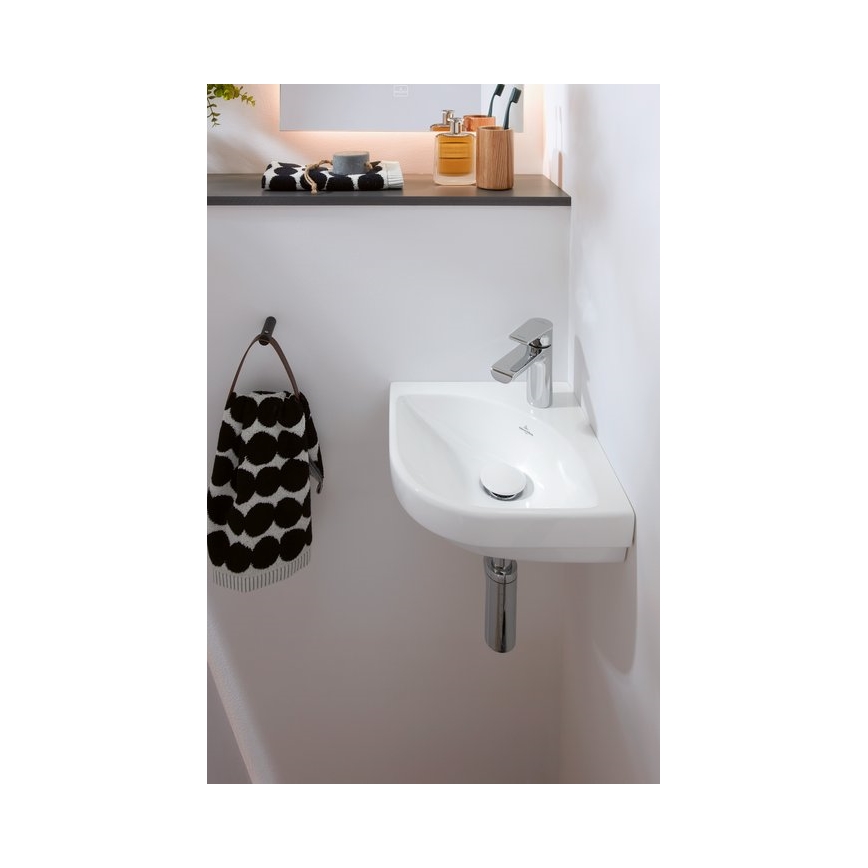 Villeroy & Boch 43714601 - Rohové závěsné umyvadlo SUBWAY 3.0 32x32 cm keramika/bílá