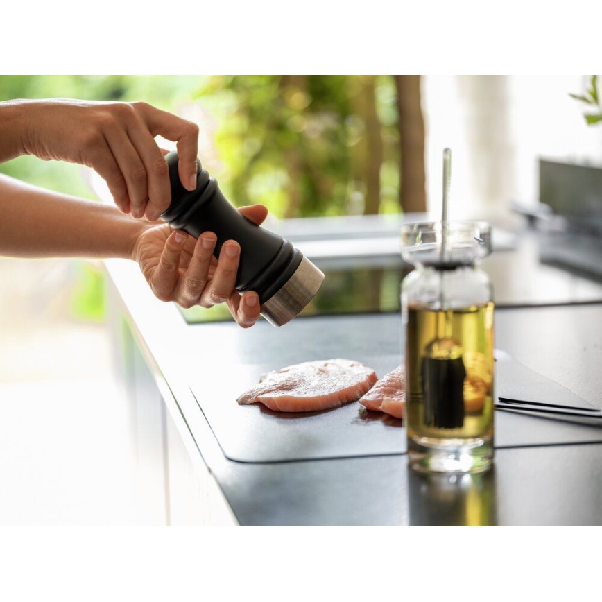 WENKO 55083100-Mlýnek na pepř BLACK OUTDOOR KITCHEN 5x17,5 cm černá/bílá