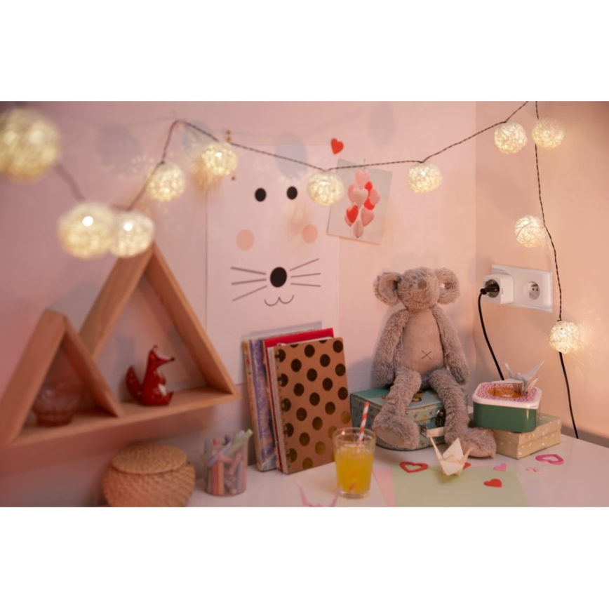 WiZ - Chytrá zásuvka F 2300W + powermetr Wi-Fi SCHUKO