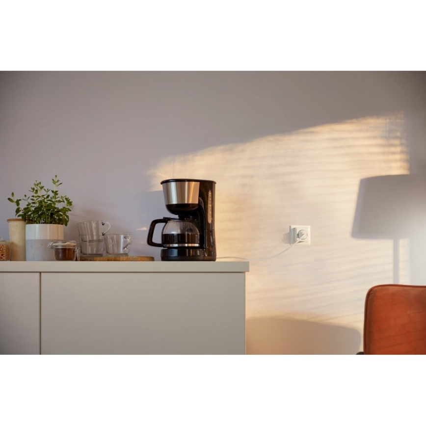 WiZ - Chytrá zásuvka F 2300W + powermetr Wi-Fi SCHUKO