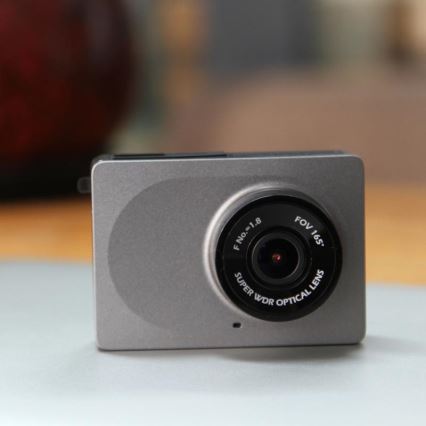 Xiaomi YI - Chytrá kamera do auta 1080p 60fps USB Wi-Fi