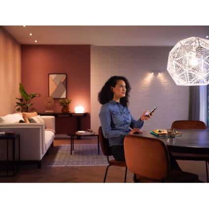 Základní sada Philips Hue White Ambiance 3xE27/11W 2200-6500K + zařízení k propojení a dálkové ovládání