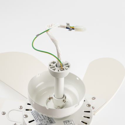 ZEVENTI - Stropní ventilátor FAMARA 1xE14/60W/230V bílá